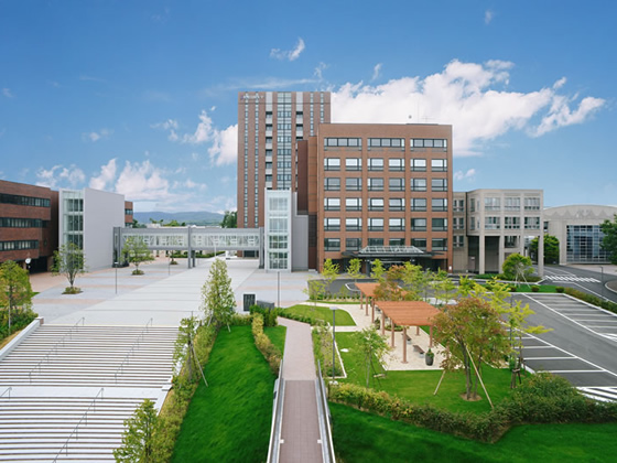 【大学外観】